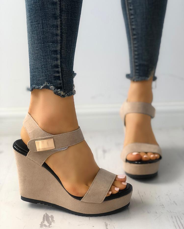 

Ladies Button Platform Wedge Sandals