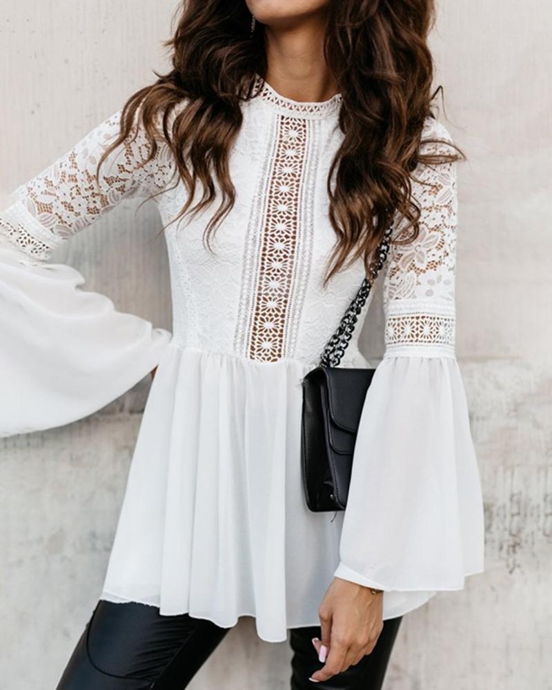 

Bell Cuff Lace Pleated Blouse, White