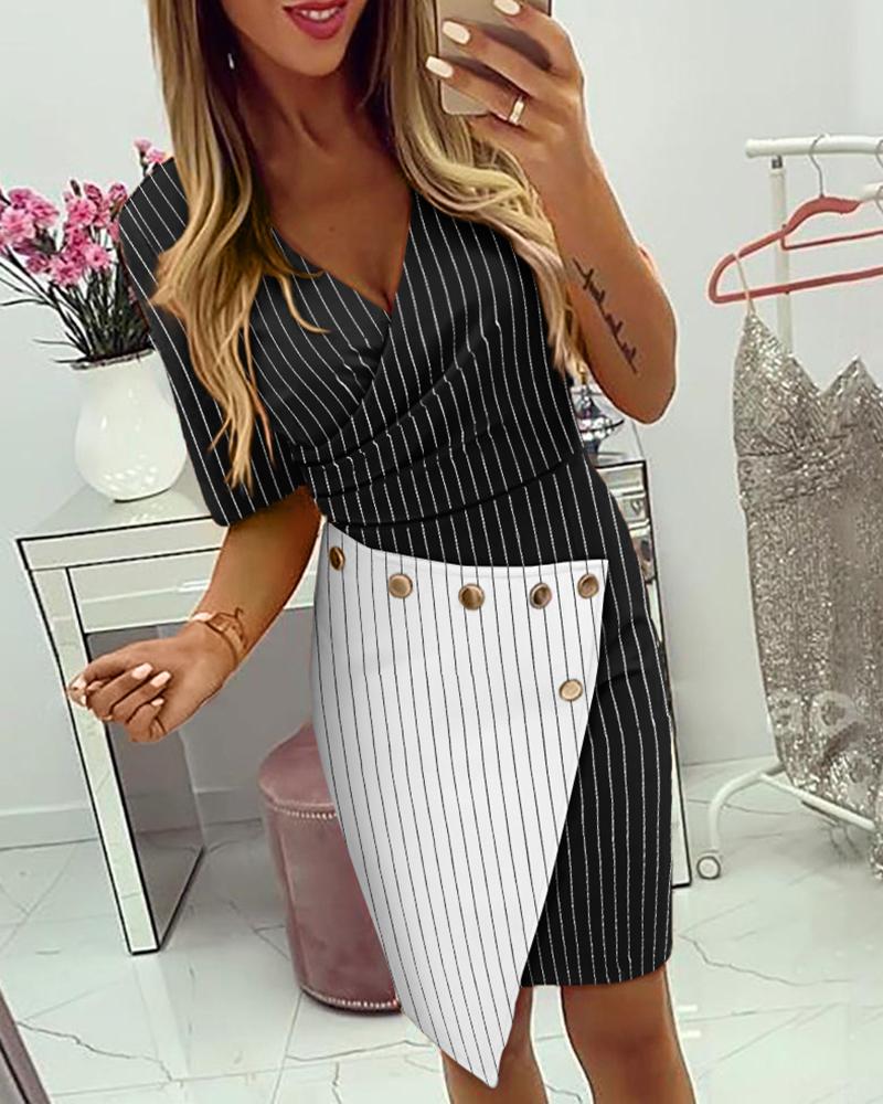 

Colorblock Striped Buttoned Detail Dress