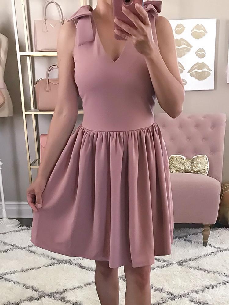 

Solid V-Neck Bowknot Detail Pleated Mini Dress