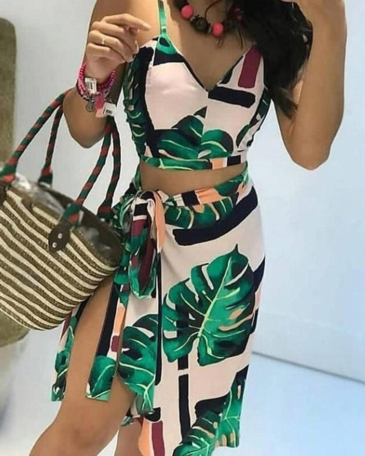 

Tropical Print Crop Top & Knotted Waist Slit Skirt Set, Beige