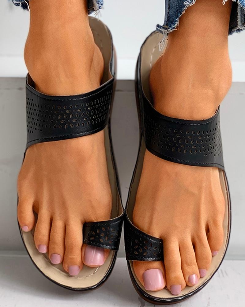 

Toe Ring Hollow Out Casual Flat Sandals, Black