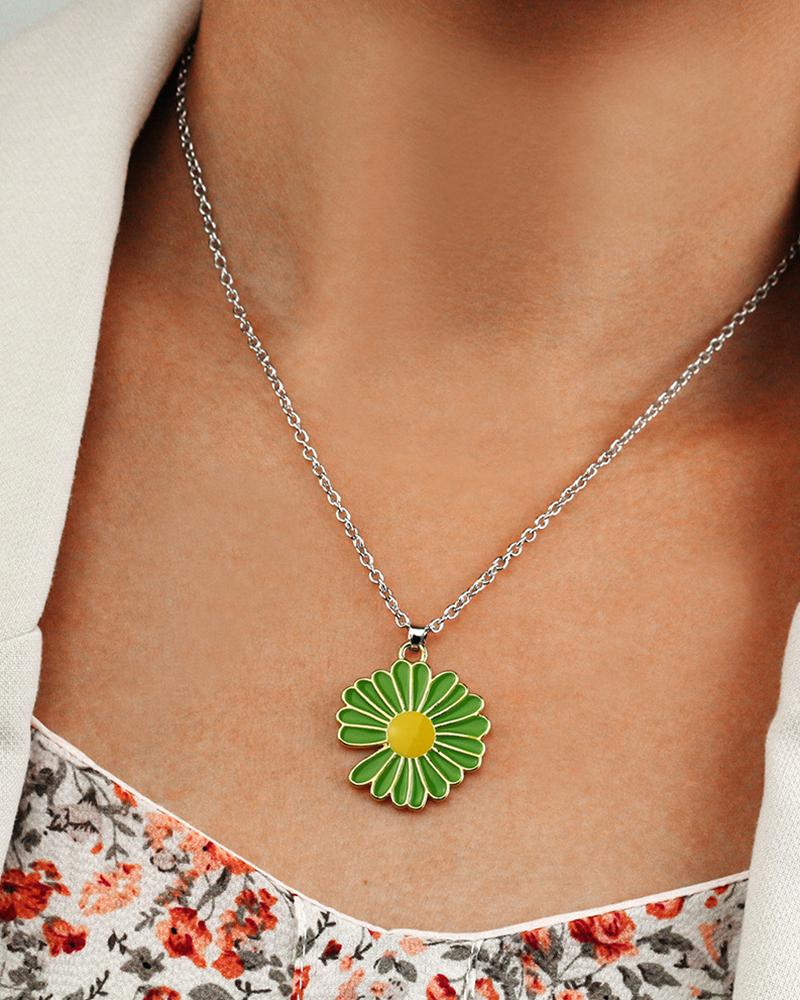 

Bohemian Vintage Daisy Pendant Necklace, Green
