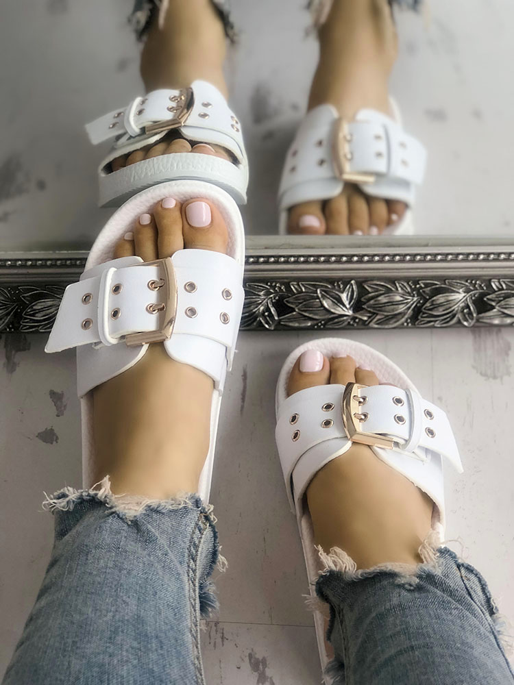 

Eyelet Buckled Design Single Strap Flat Sandals