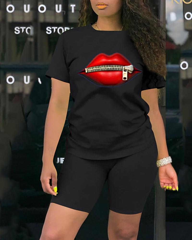 

Lip Print Round Neck Top & Shorts Set, Black