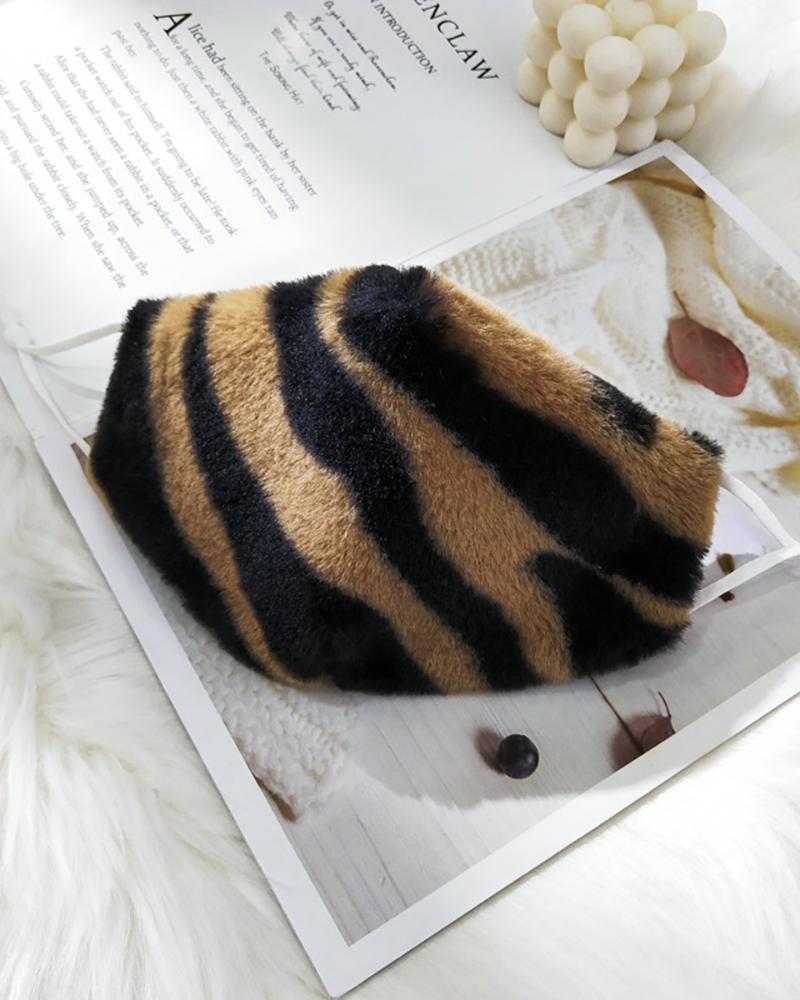 

Cheetah / Tiger / Zebra Stripe Print Fluffy Breathable Face Mask, Brown