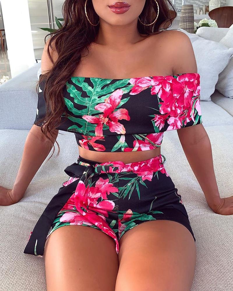 

Off Shoulder Print Crop Top & Shorts Set, Black