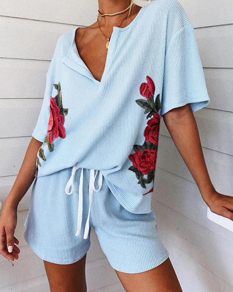 

Floral Embroidery V-neck Pajamas Set, Sky blue