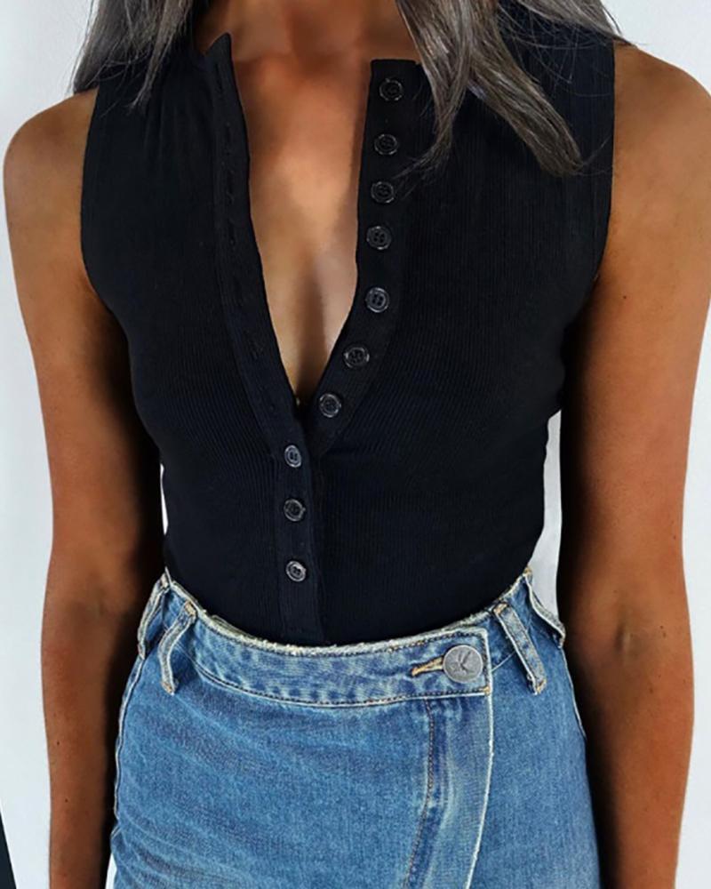 

Solid Sleeveless Buttoned Top, Black