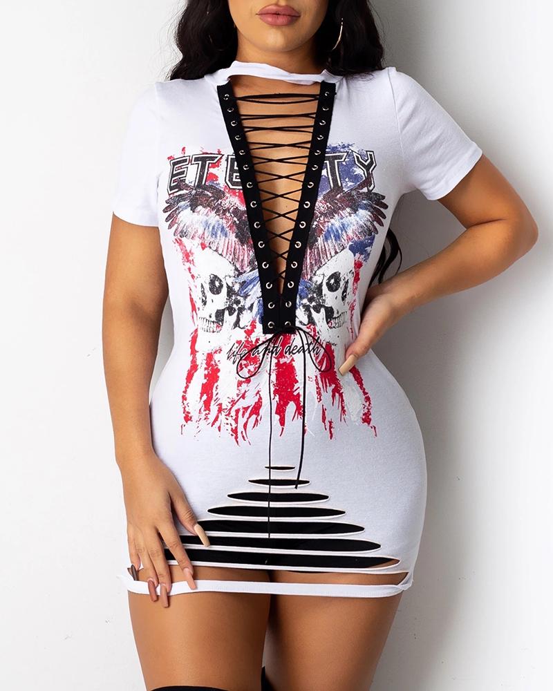 

Eyelet Lace-up Ladder Cutout Graphic Print T-shirt, White