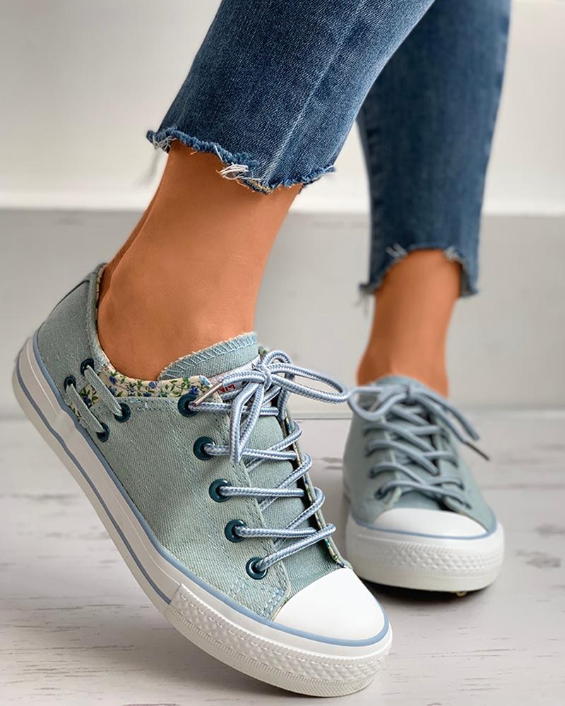 

Floral Pattern Eyelet Lace-up Sneaker, Light blue
