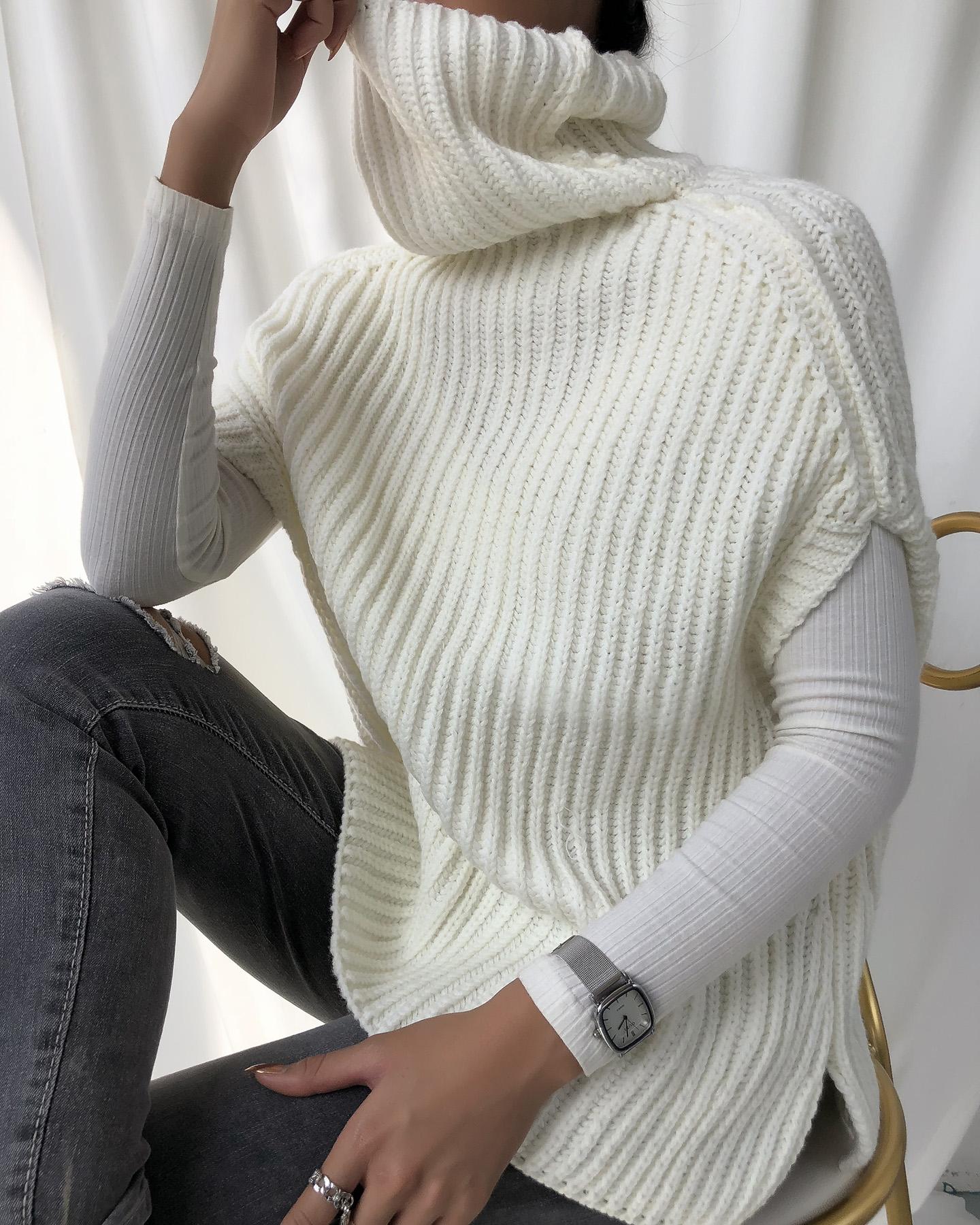 

Plain Side Slit Knitted Cape Sleeve Sweater, White