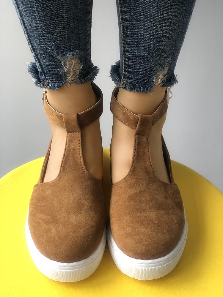 

Solid Cut Out Buckle Casual Sneakers