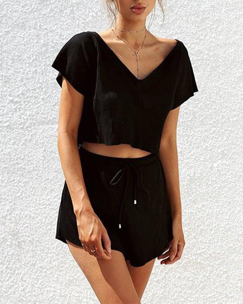 

V-Neck Crop Top & Shorts, Black