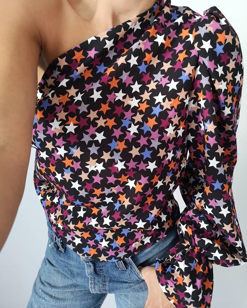 

Multicolor Star Print One Shoulder Puff Sleeve Blouse