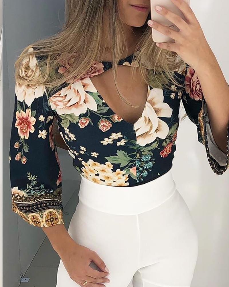 

Floral Print Cut Out Casual Blouse