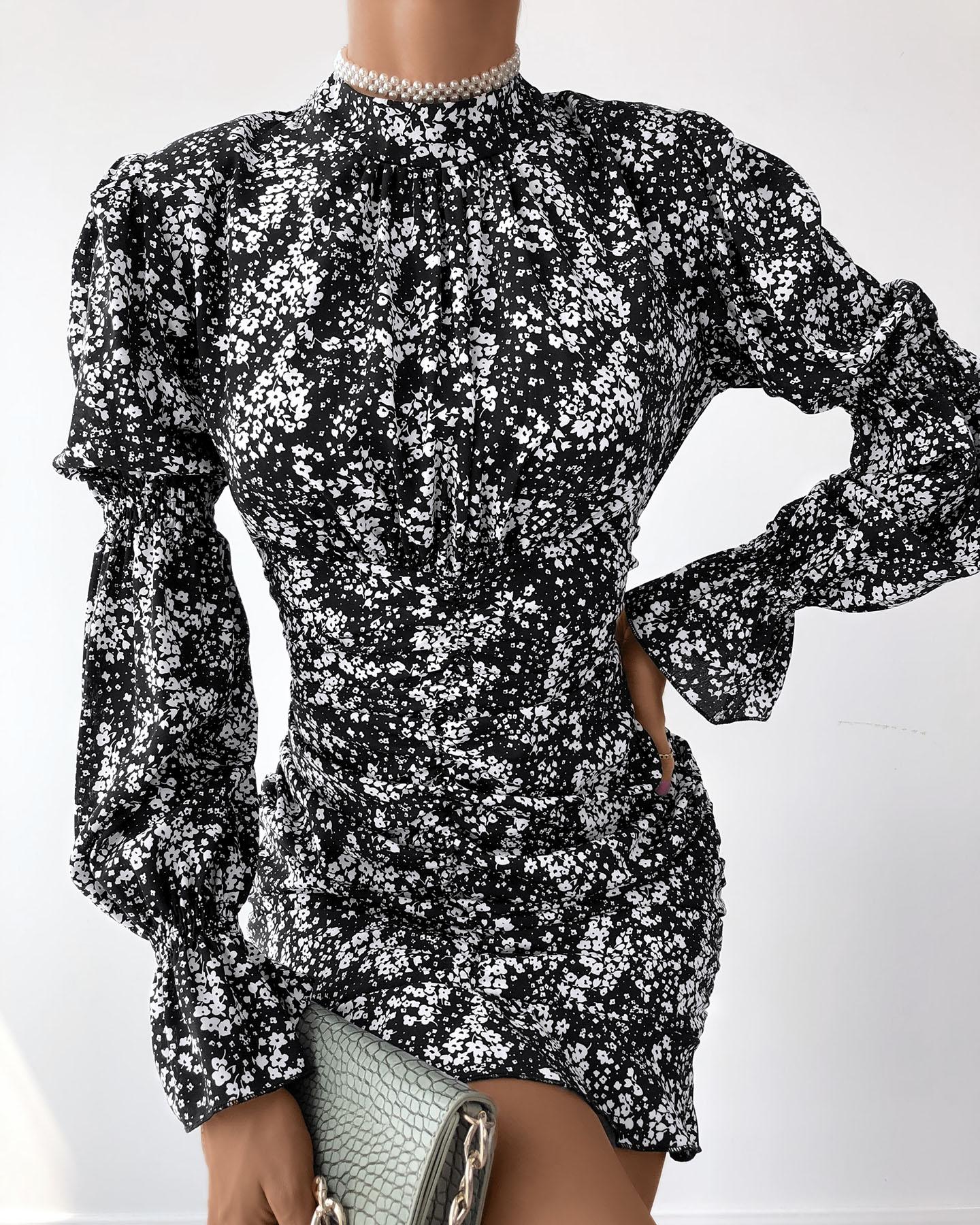 

Floral Print Ruched Bell Sleeve Dress, Black