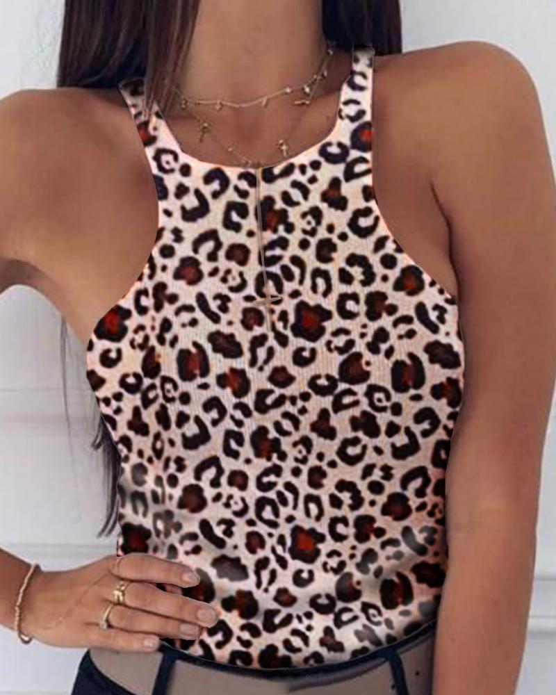 

Leopard Print Round Neck Sleeveless Top
