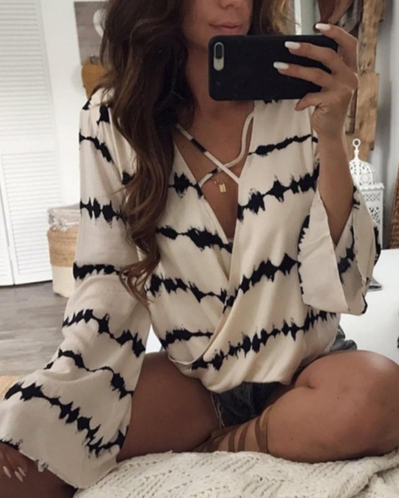 

Tie Dye Print Flared Sleeve Blouse, Black