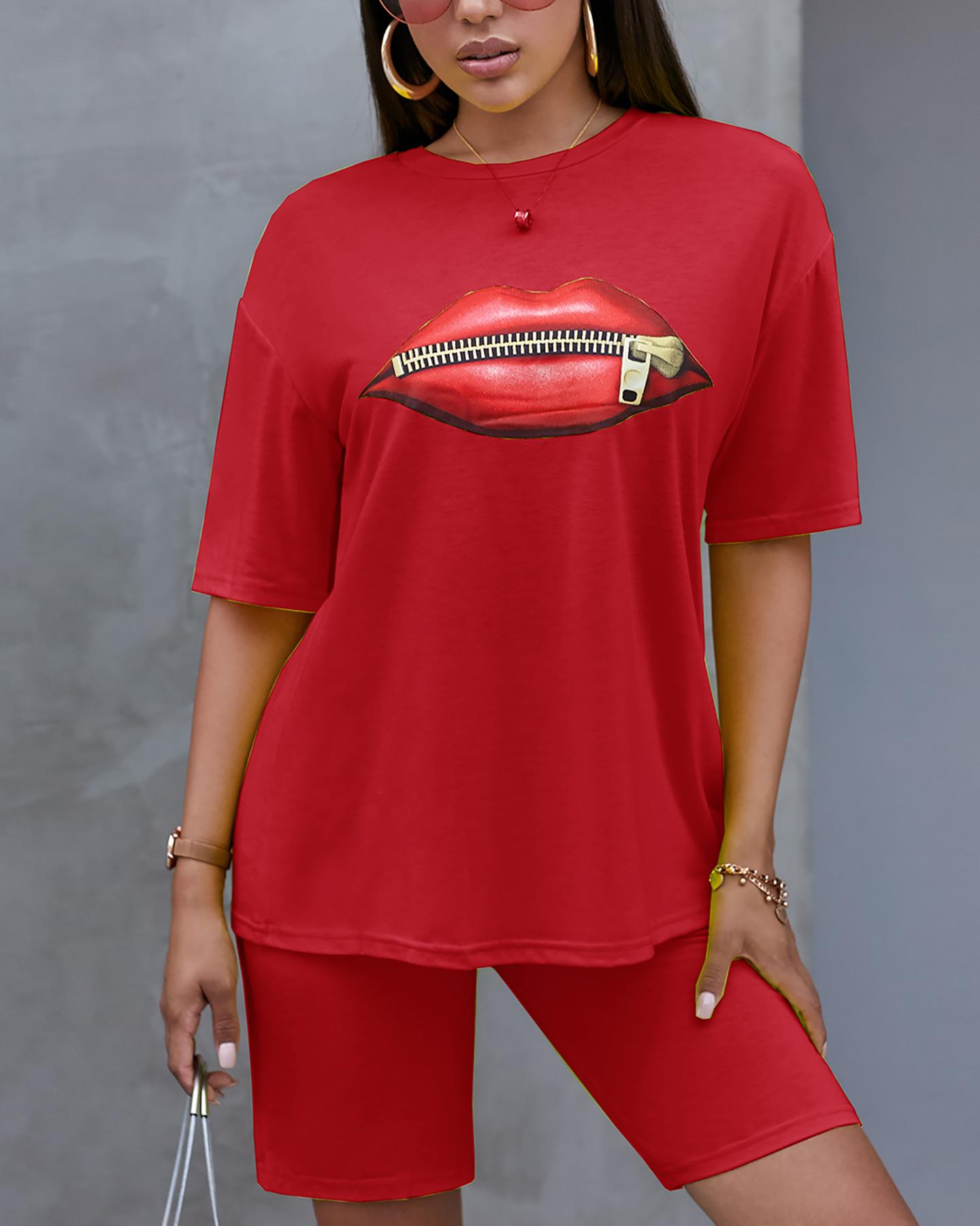 

Lip Print Round Neck Top & Shorts Set, Red