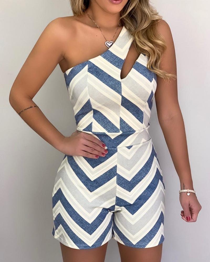 

One Shoulder Chevron Stripes Romper, Multicolor